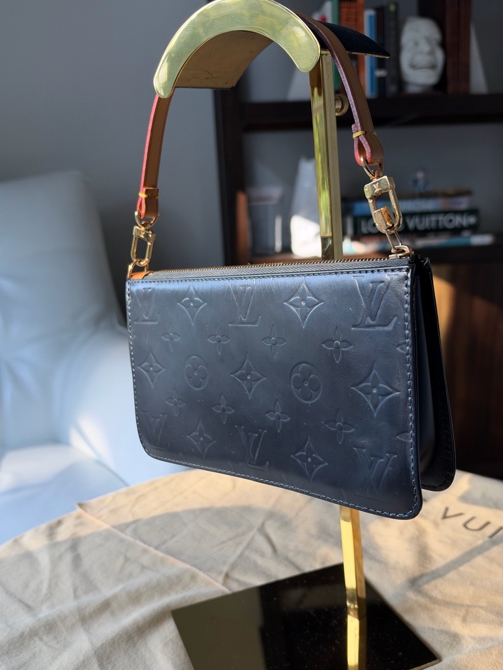 Authentic Louis Vuitton Vernis Lexington Pochette - Professional Custom Black